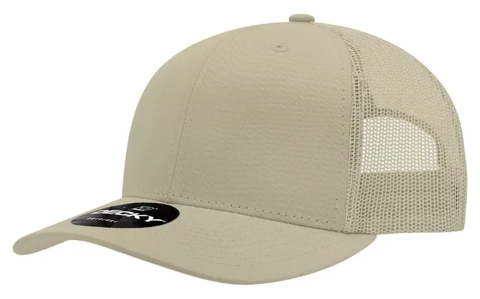 Gorra trucker de seis paneles con costura central en el frente